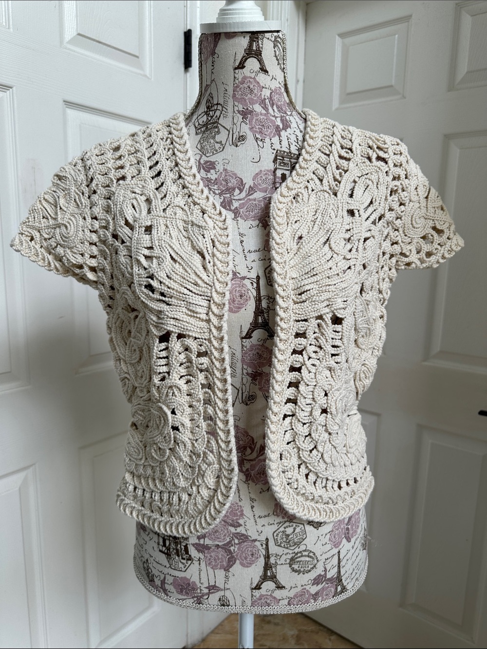 Coldwater Creek Women’s Cream Crochet Short-Sleeve Sweater Cardigan in Size 10